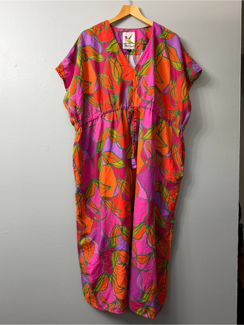 Leslie Evers Vibrant Tropical Print Caftan Dress in Fuchsia & Orange. XL